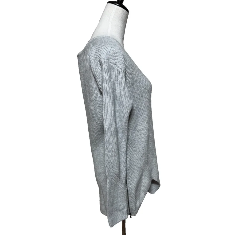 Cabi Sweater Womens Medium Gray‎ V-Neck Side Zippers Soft Pullover